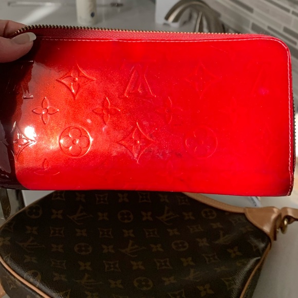 Louis Vuitton Handbags - Louis Vuitton wallet